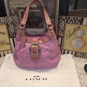 EUC Coach Small Lynn Hobo Mauve Leather w/ Patent Leather Handles & Trim Vintage